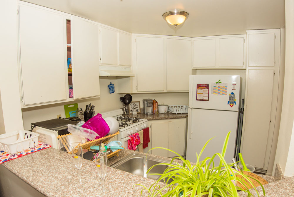 csudh-housing-apartment-kitchen-1